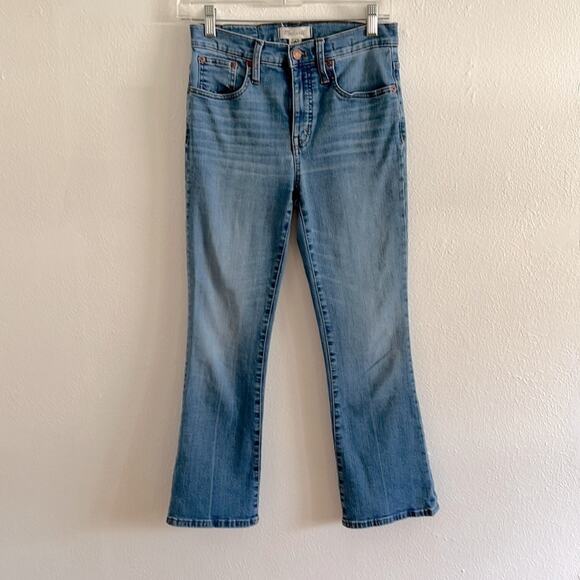 Madewell 5 Pocket Light Wash Cali Demi Boot Cut Jeans Size 26 - Picture 1 of 6
